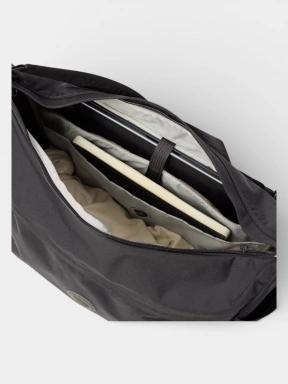 Fjallraven Färden Crossbody oldaltáska szürke színben 3