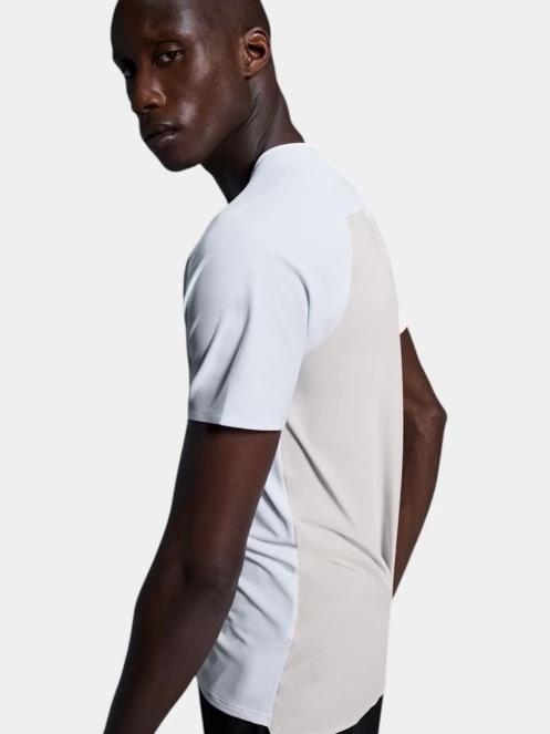 ON Performance-T férfi rövid ujjú sport póló fehér színben 6