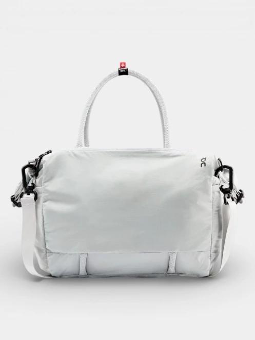 ON Track Pack 35L Lite sporttáska fehér színben 3