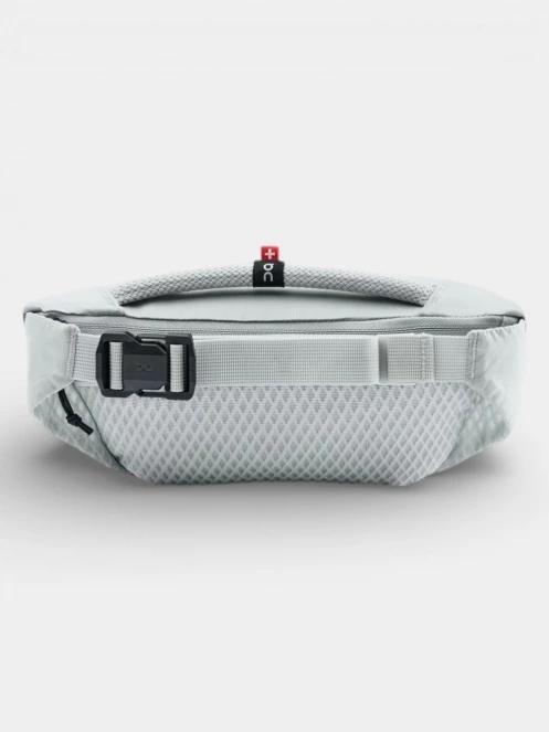 ON Waist Pack 2L Lite övtáska fehér színben 3