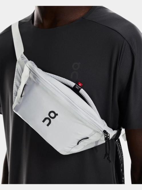 ON Waist Pack 2L Lite övtáska fehér színben 5
