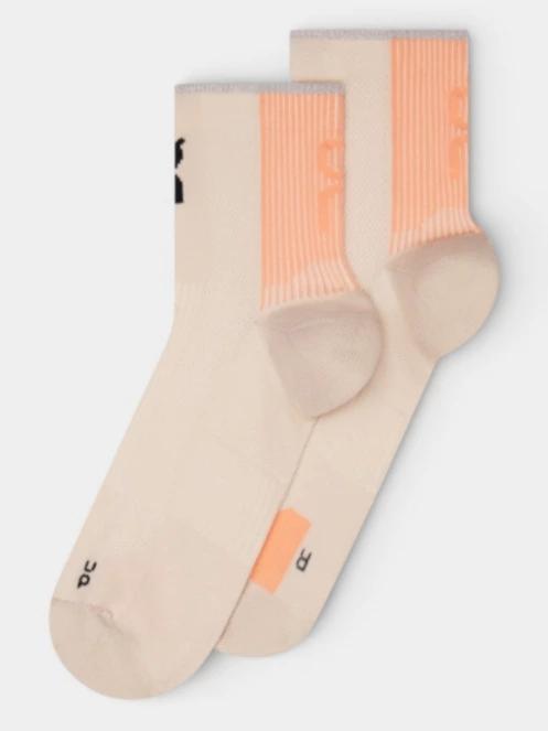 ON Performance Run Sock Mid sportzokni narancssárga színben 2