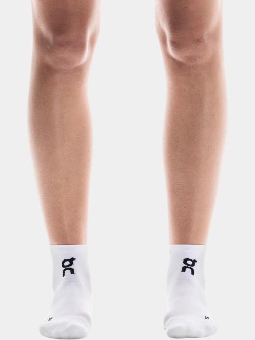 ON Core Run Sock Mid 2P sportzokni fehér színben 2