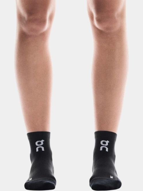 ON Core Run Sock Mid 2P sportzokni fekete színben 2