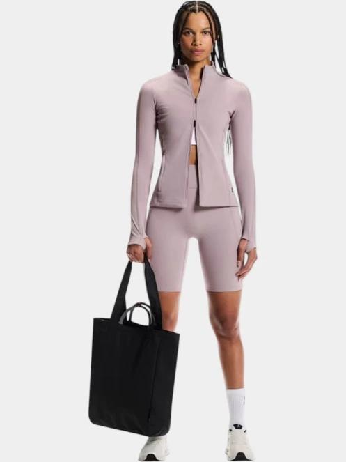 ON Tote Pack 25L válltáska fekete színben 5