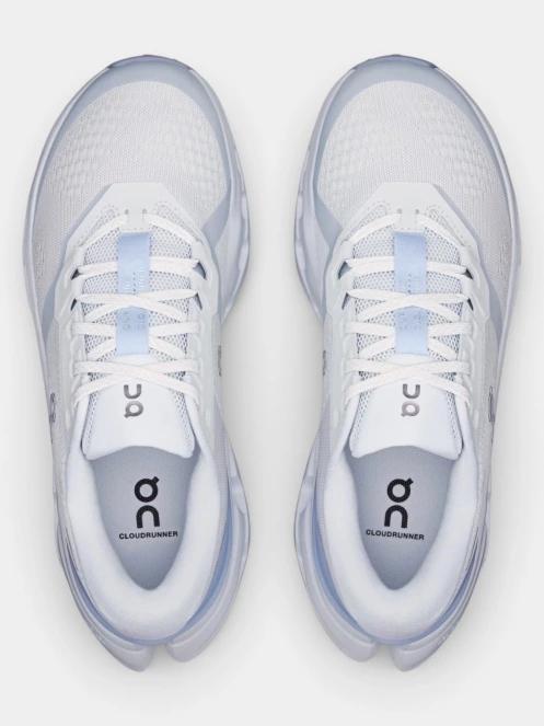 ON Cloudrunner 3 női aszfalt futócipő fehér színben 6