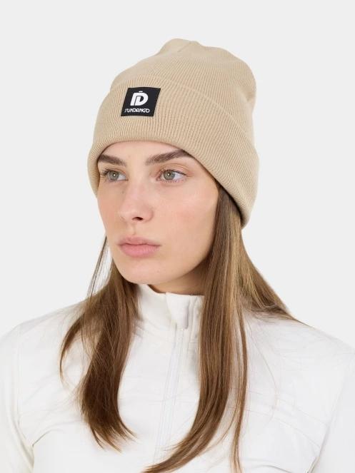 Fundango Kingdom Beanie kötött sapka homok színben 4