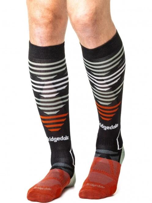 Bridgedale Lightweight Merino Endurance Over Calf férfi sízokni fekete színben 4