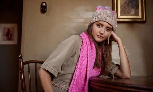 Barts Curley Beanie női bojtos sapka homok színben 5