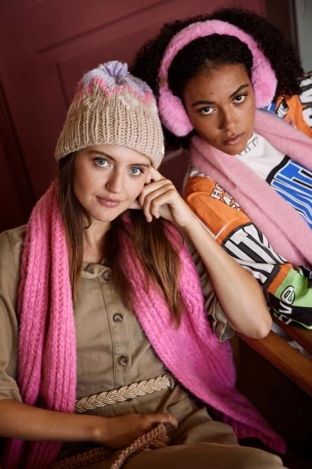 Barts Curley Beanie női bojtos sapka homok színben 6