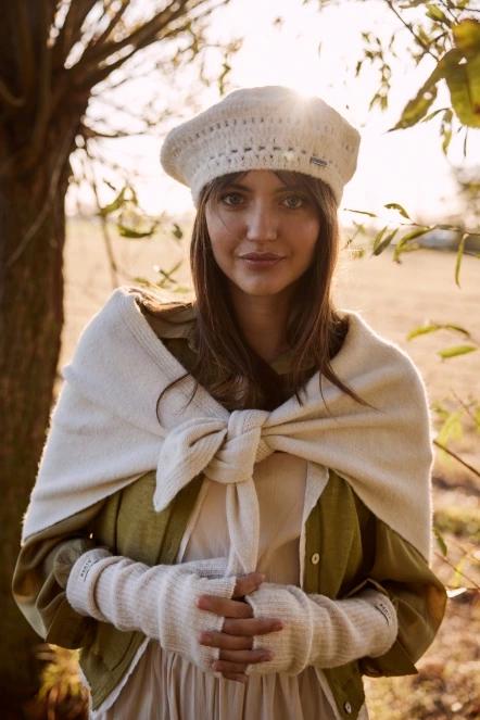 Barts Darty Fingerless Gloves női kesztyű homok színben 3