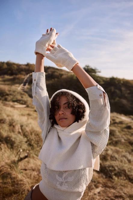 Barts Kirinda Bumgloves női kesztyű homok színben 5