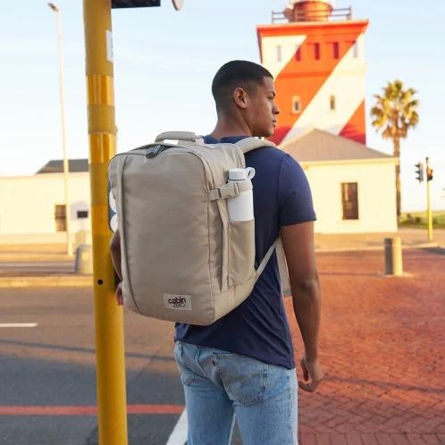 Cabin Zero CLASSIC TECH 36L hátizsák homok színben 12