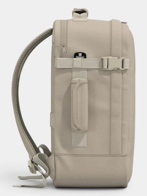 Cabin Zero CLASSIC TECH 36L hátizsák homok színben 4