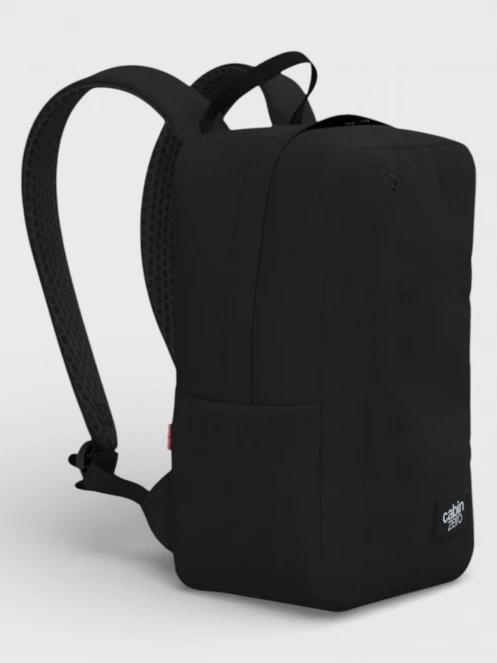 Cabin Zero Classic Flight 12L hátizsák fekete színben 4