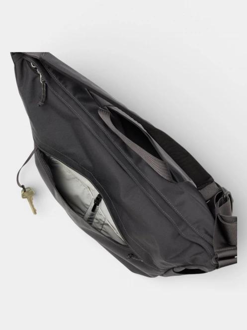 Fjallraven Färden Crossbody oldaltáska szürke színben 5