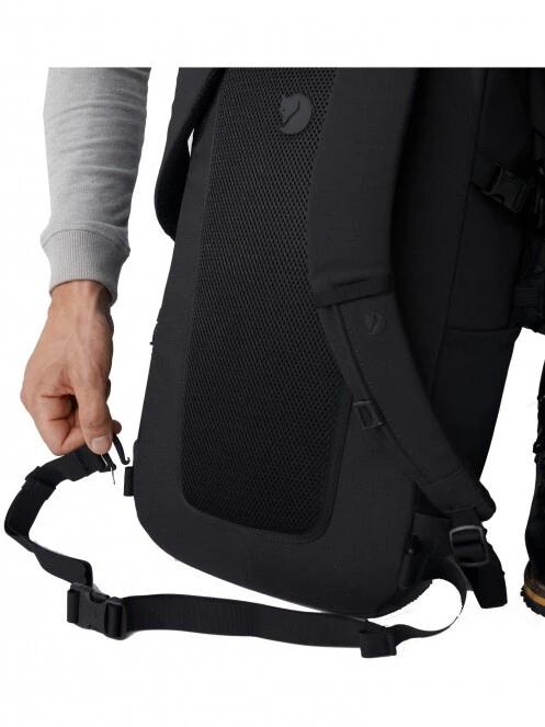 Fjallraven Ulvö Rolltop 30 hátizsák fekete színben 5