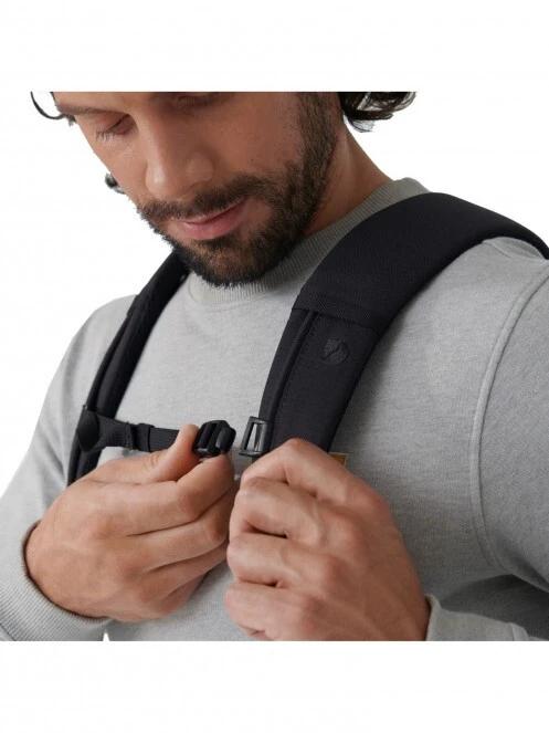 Fjallraven Ulvö Rolltop 30 hátizsák fekete színben 6