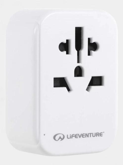 Lifemarque European Travel Adaptor with USB + USB C átalakító fehér színben 2