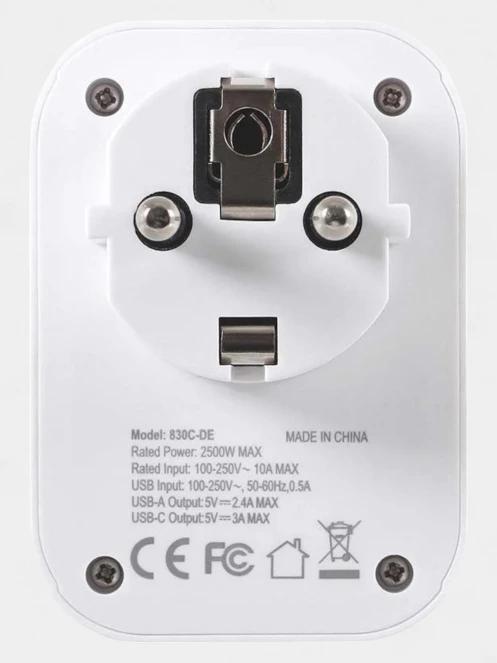 Lifemarque European Travel Adaptor with USB + USB C átalakító fehér színben 5