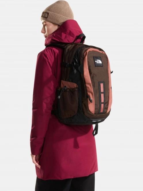 The North Face Hot Shot Se hátizsák barna színben 9