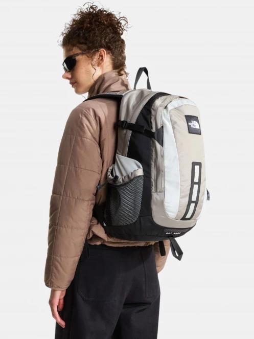 The North Face Hot Shot Se hátizsák homok színben 9