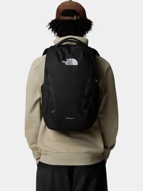 The North Face Vault hátizsák fekete színben 9