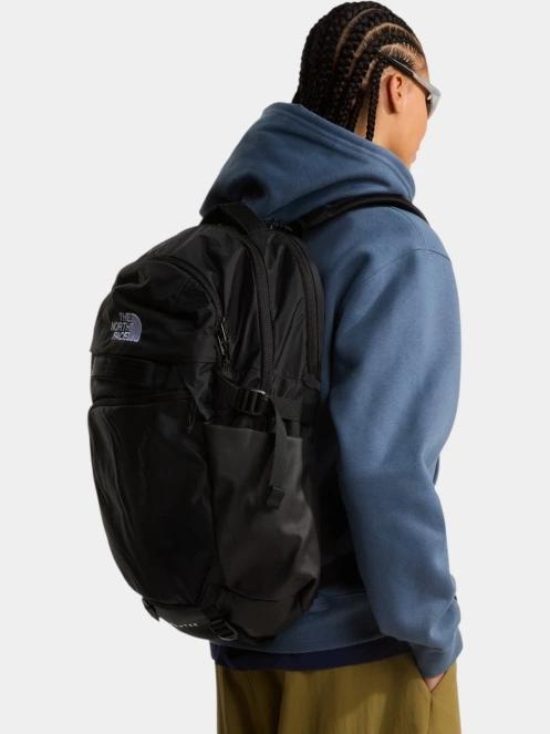 The North Face Router hátizsák fekete színben 9
