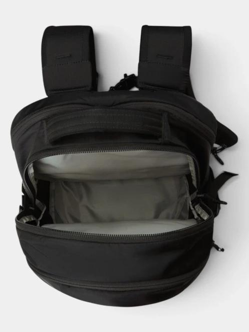 The North Face Router hátizsák fekete színben 4