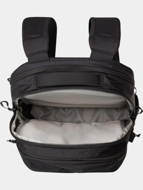 The North Face Surge hátizsák fekete színben 5