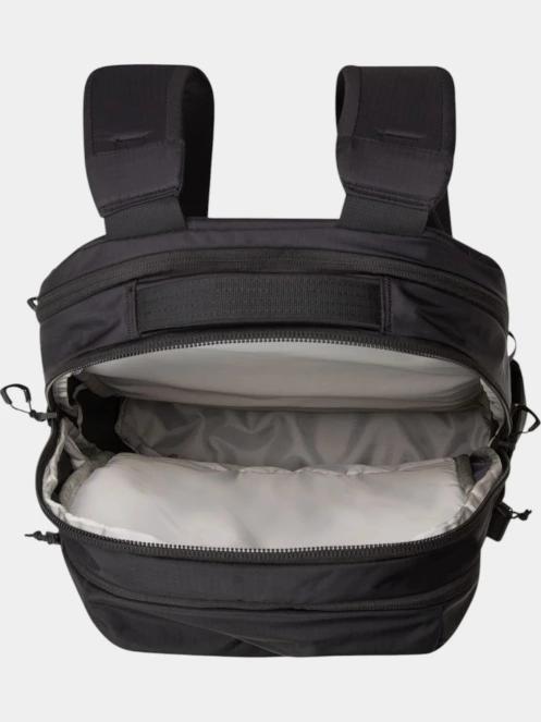 The North Face Surge hátizsák fekete színben 6