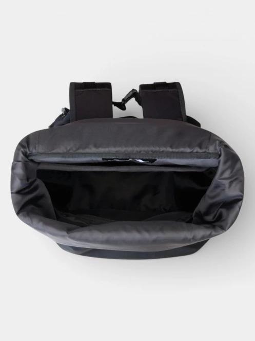 The North Face Base Camp Voyager Rolltop hátizsák fekete színben 4