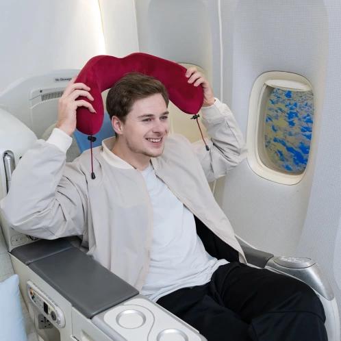 Cabin Zero Travel Pillow nyakpárna bordó színben 7