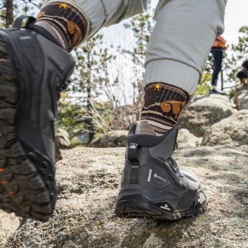 Smartwool Hike Targeted Cushion Bear Stripe Mid Cr Hike túrazokni barna színben 3