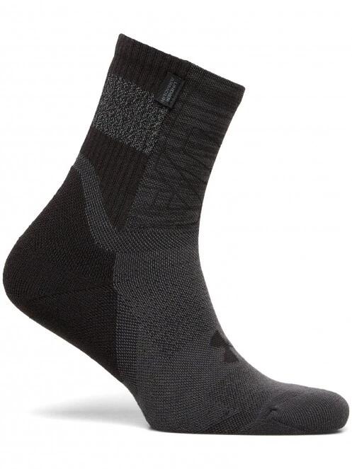 Under Armour UA Armourdry Run Mid-Crew férfi sportzokni fekete színben 3